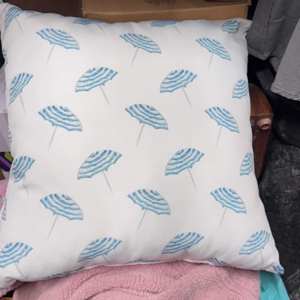 Rae Dunn White/light blue letters “Relax” Pillow w: umbrella print on back NWT - Picture 2 of 4